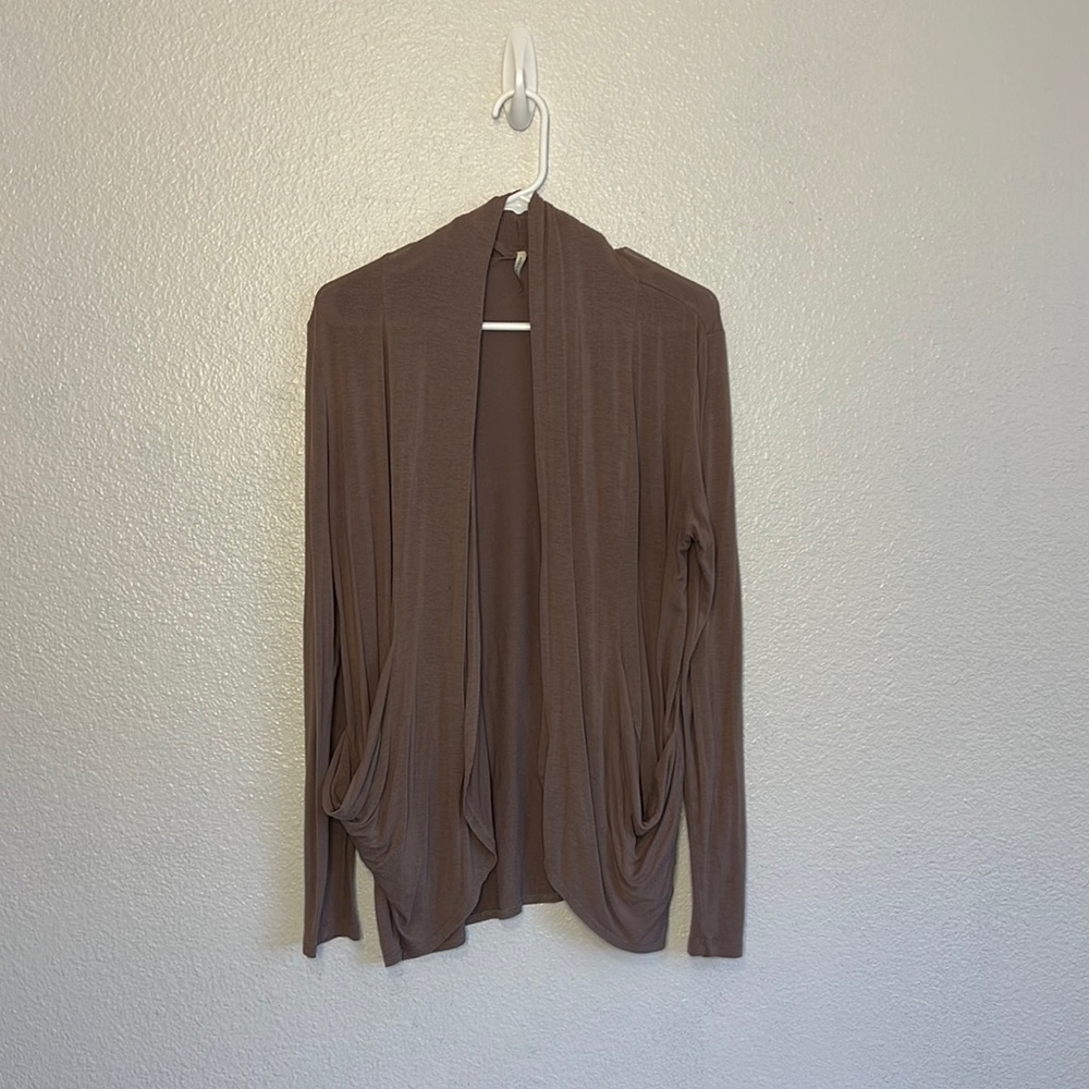 Olivia Moon Size M Gray with Pockets Top